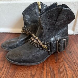 Steve Madden Brasko Boots